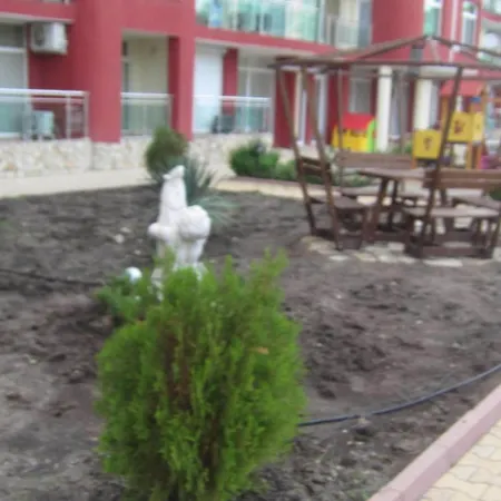 Global Ville Apartcomplex ساني بيتش